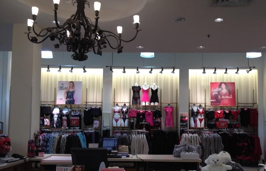 La Vie En Rose Harmony Centre Outlet | 1397 Harmony Rd N Unit F - 02, Oshawa, ON L1H 7K5, Canada | Phone: (905) 429-2066