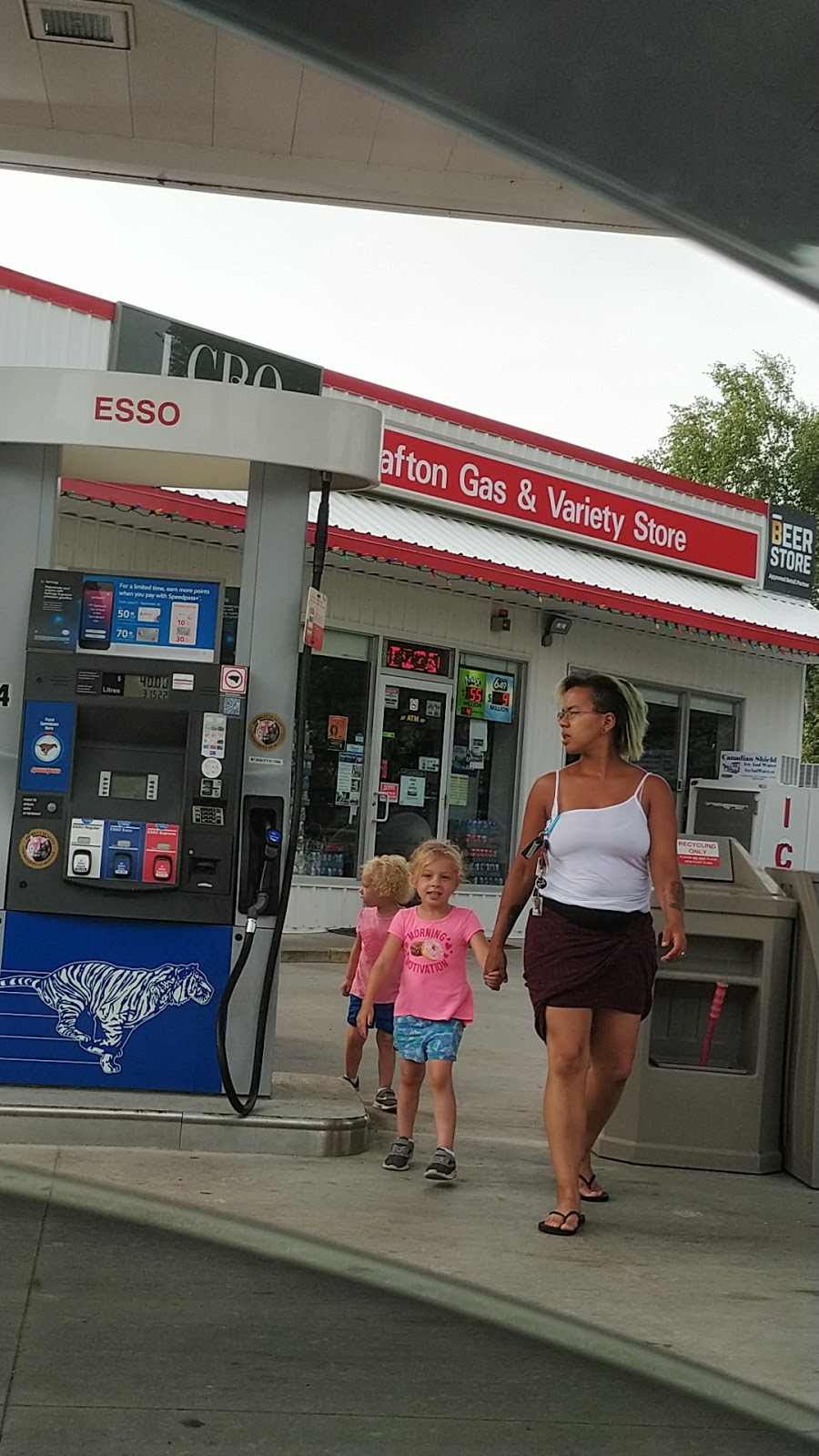 Esso | 10843 County Rd 2, Grafton, ON K0K 2G0, Canada | Phone: (905) 349-3059