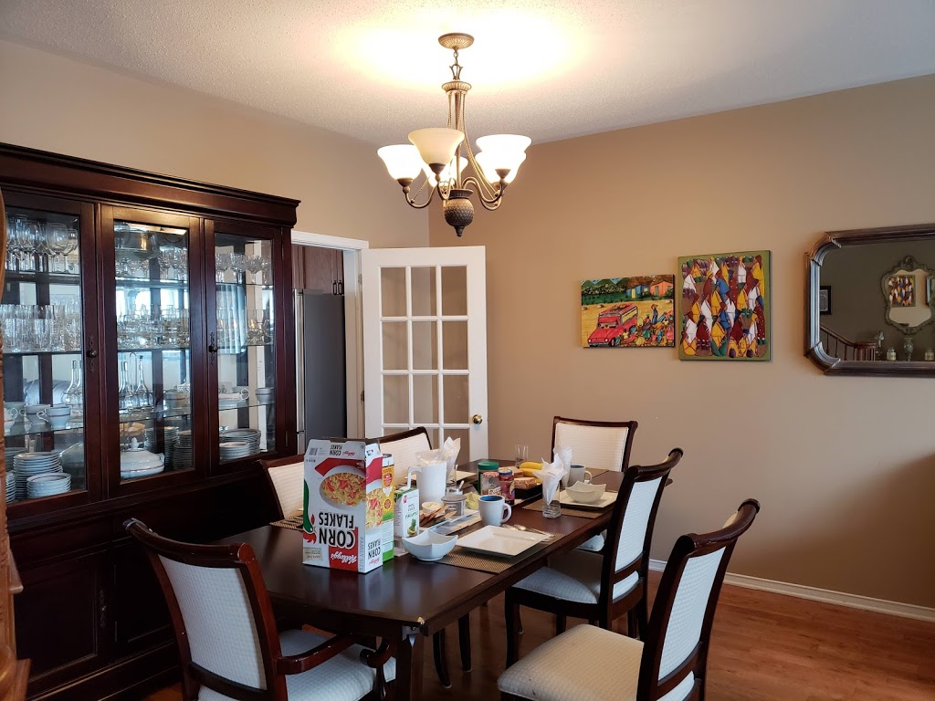 Homestay Chartwell | 64 Chartwell Ave, Nepean, ON K2G 6L7, Canada | Phone: (613) 219-1584