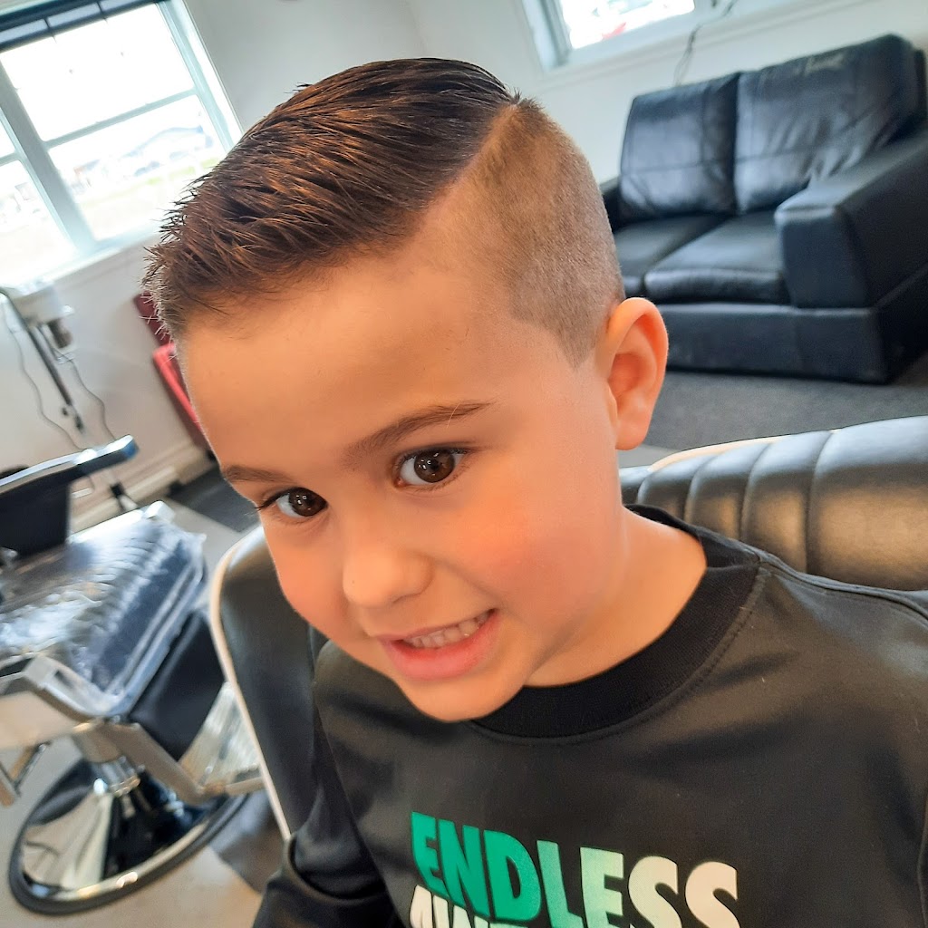 Barbier lunité335 | 403 Rue Saint-Isidore, Saint-Lin - Laurentides, QC J5M 2V1, Canada | Phone: (438) 882-6230