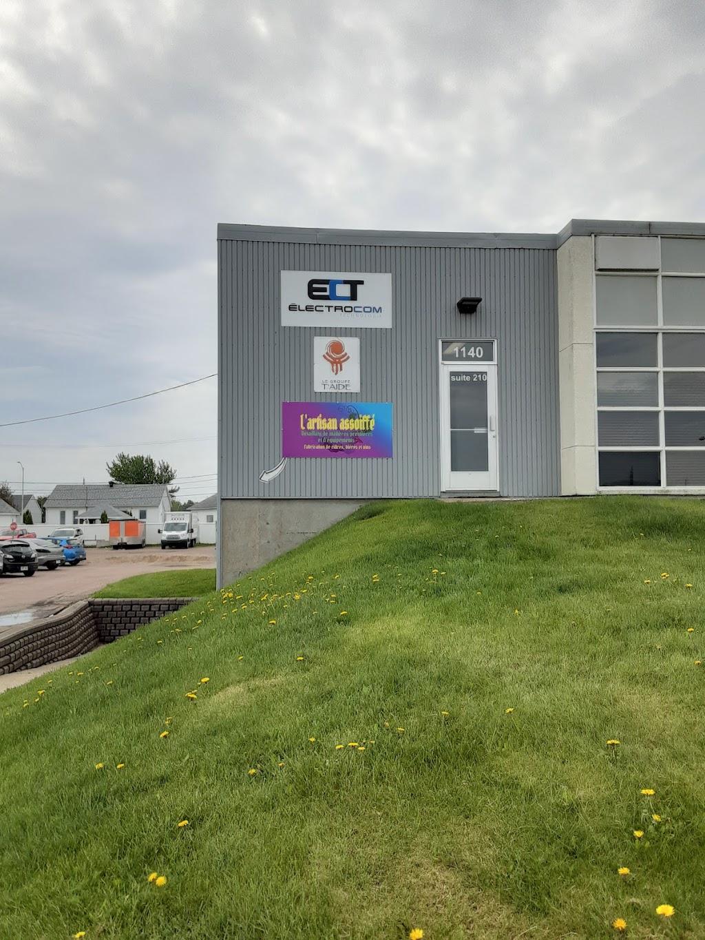 Lartisan assoiffé | 1140 Boulevard St Félicien Suite 110, Saint-Félicien, QC G8K 2X3, Canada | Phone: (581) 674-1236