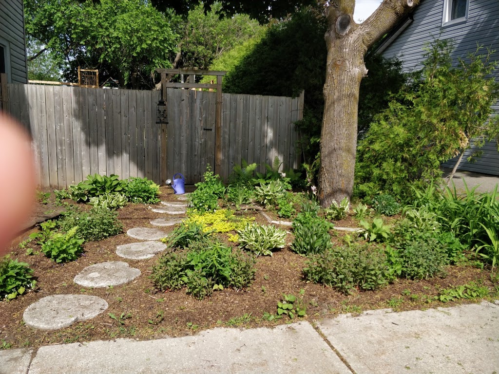 Mother Earth Landscape Materials | 1961 Ramsay Concession 12, Almonte, ON K0A 1A0, Canada | Phone: (613) 256-8704