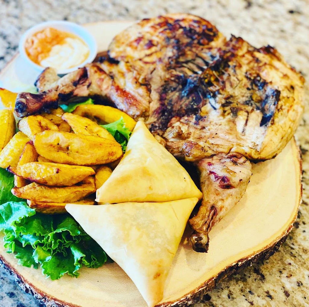 Monamie Resto | 13427 Fort Rd NW, Edmonton, AB T5A 1C6, Canada | Phone: (587) 525-2477