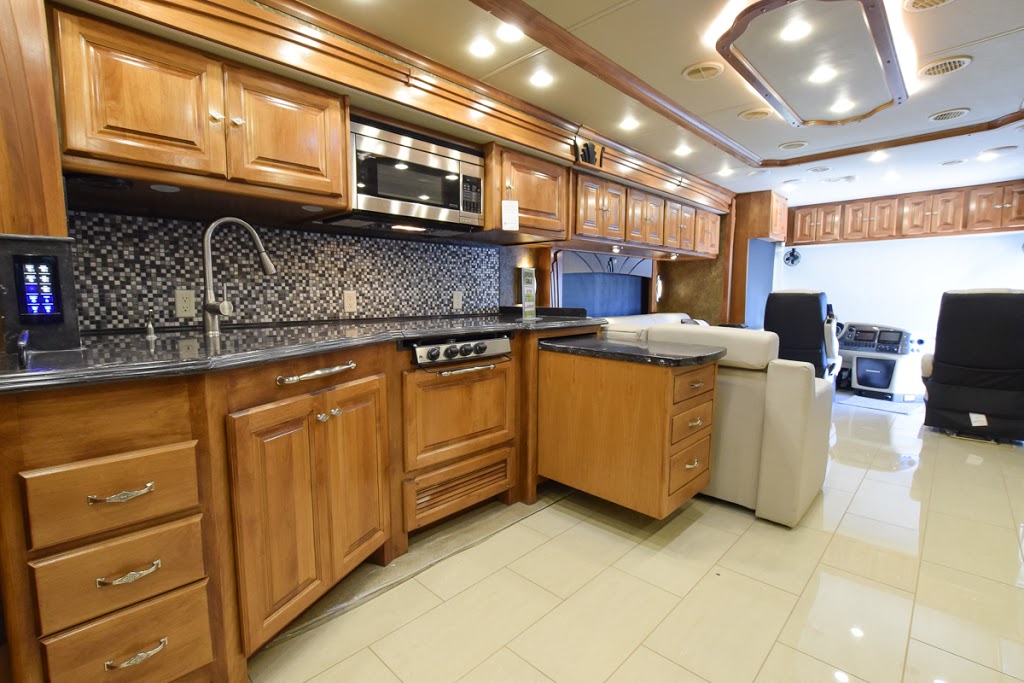Traveland RV Supercentre Airdrie | 63 Kingsview Rd SE, Airdrie, AB T4A 0A8, Canada | Phone: (403) 945-2526