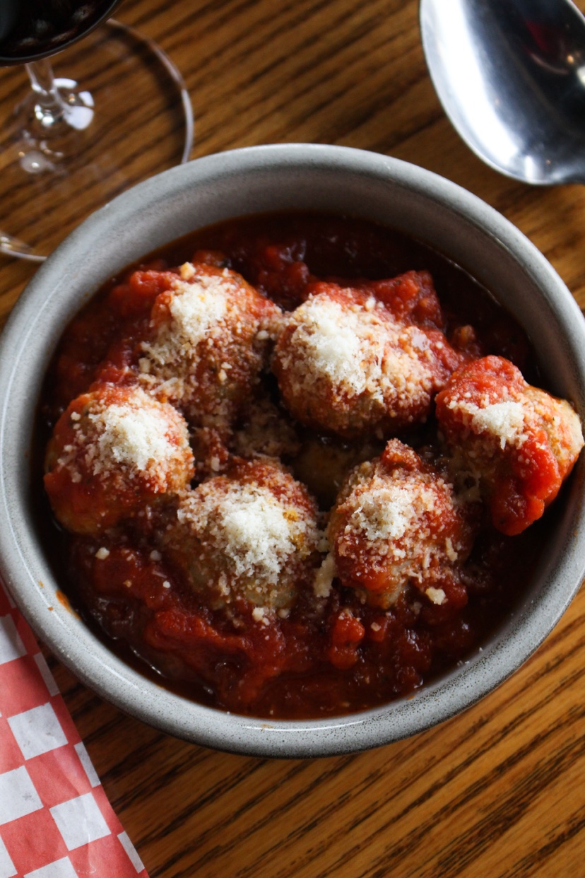 Little Tavern | 5555 Strathcona Hill SW #5, Calgary, AB T3H 1S2, Canada | Phone: (403) 475-8875