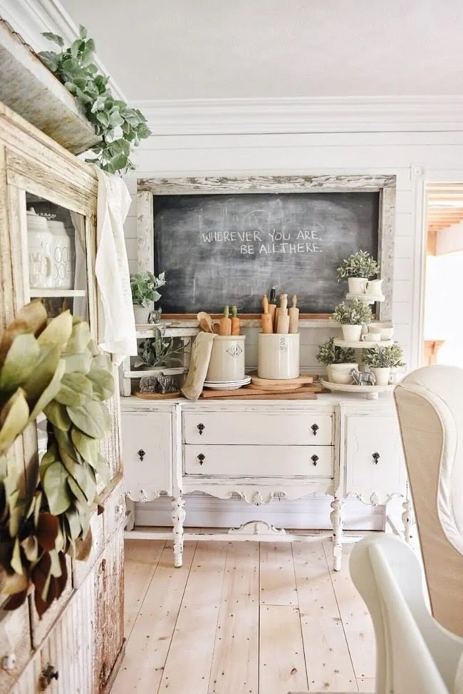 Olde Country Charm | 943 Ridge Rd, Welland, ON L3B 5N7, Canada | Phone: (905) 327-1166