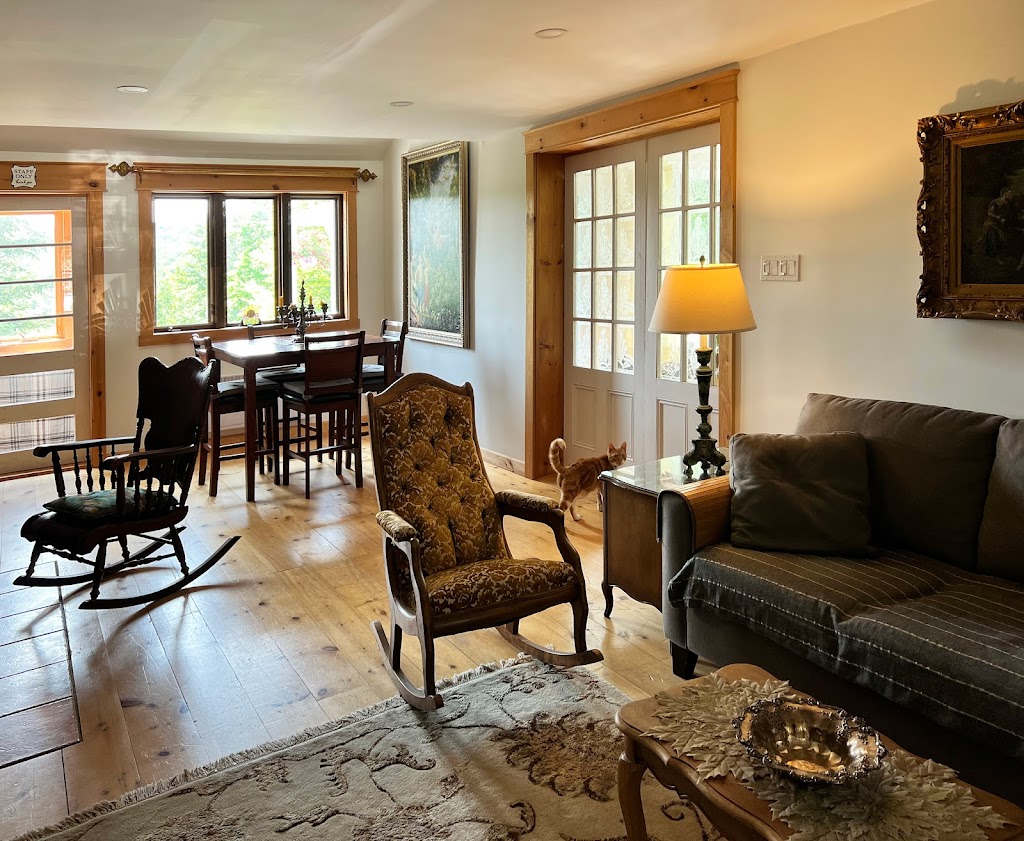 Forest bed and breakfast with river rest area | 6289 Rte Principale, Wentworth-Nord, QC J0T 1Y0, Canada | Phone: (647) 870-4400