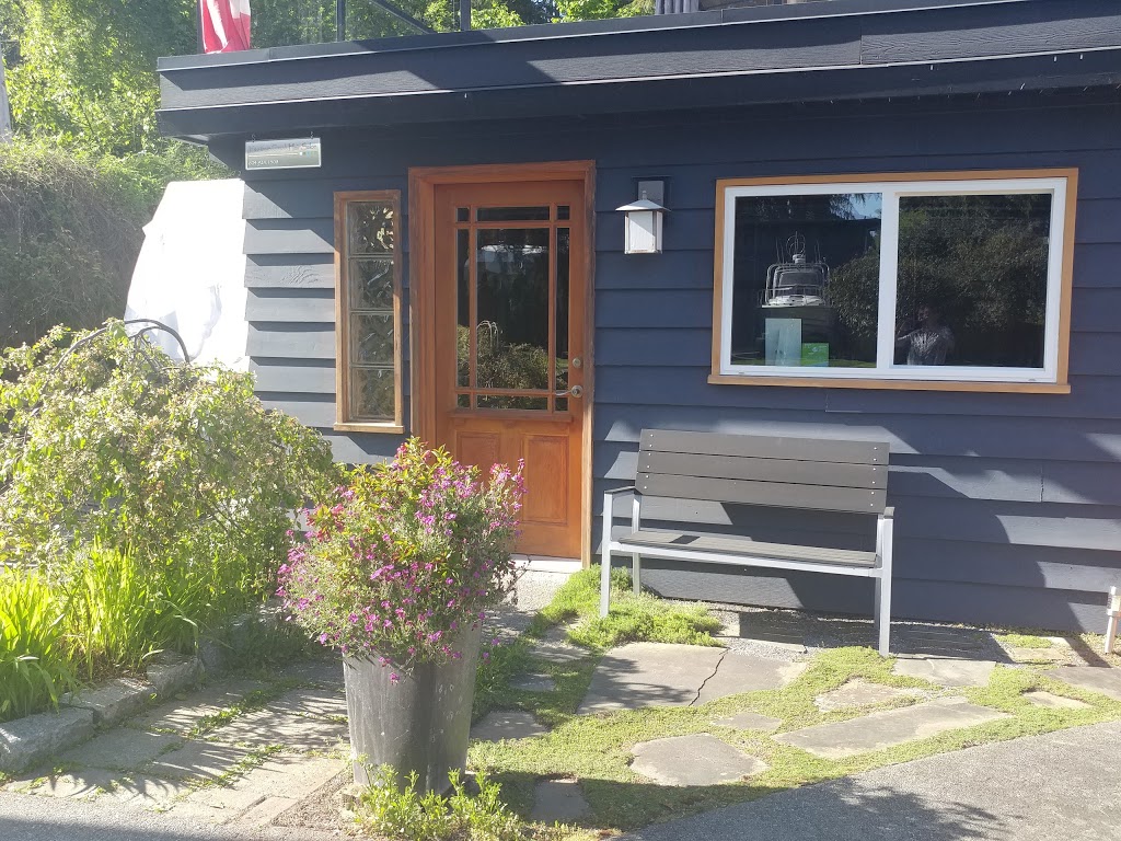 Hastings Creek Hair Salon | 1508 27th St, North Vancouver, BC V7J 1S8, Canada | Phone: (604) 924-1508