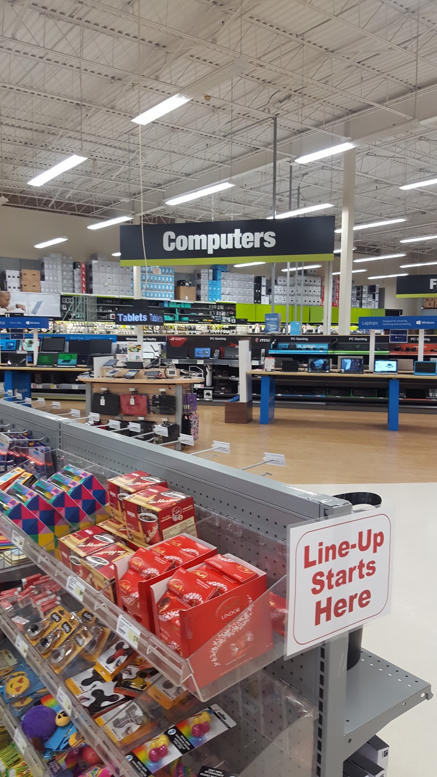 Staples Thornhill | 32 Steeles Ave W, Thornhill, ON L4J 1A1, Canada | Phone: (905) 763-0227
