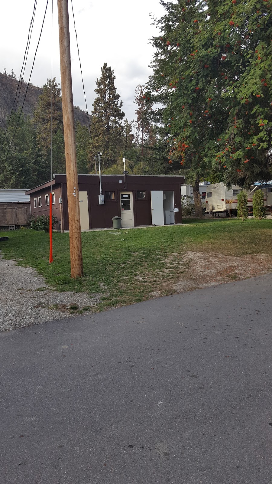 Shady Lane RV & Trailer Park | 1510 Glenmore Rd, Kelowna, BC V1V 2H1, Canada | Phone: (250) 868-1030