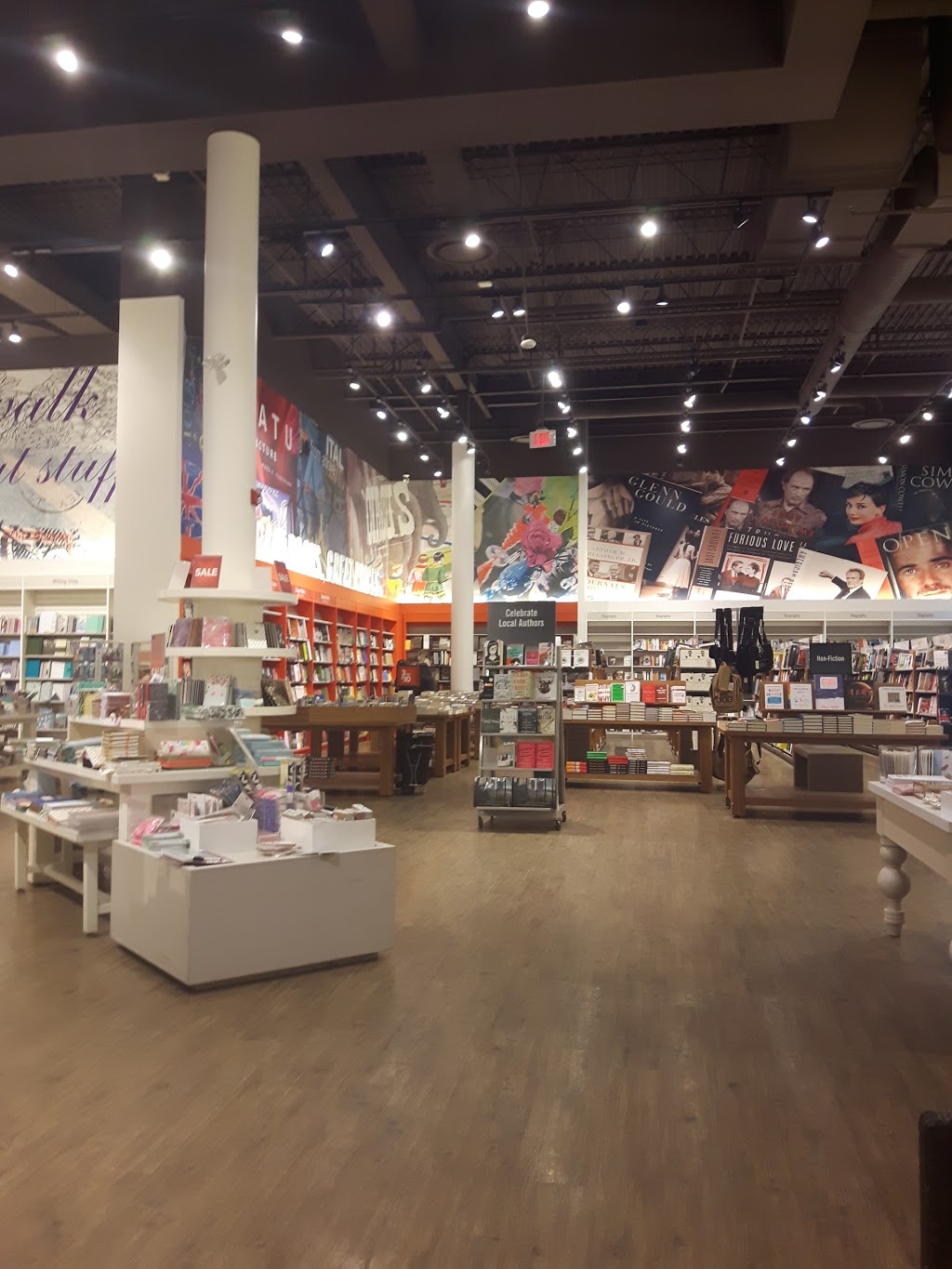 Indigo | 5015 Glen Erin Dr, Mississauga, ON L5M 0R7, Canada | Phone: (905) 820-8336