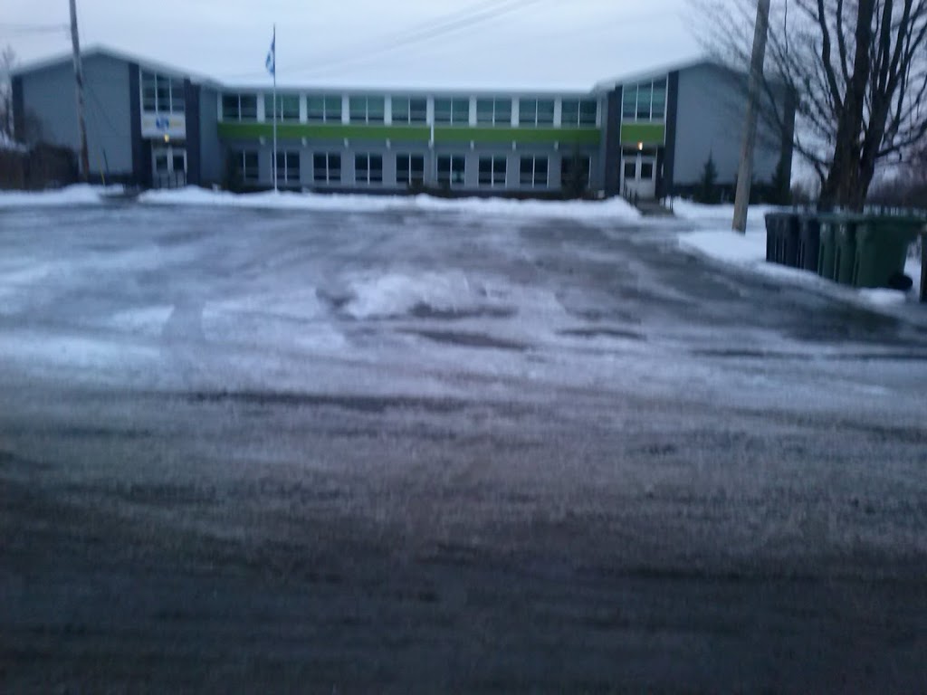 École Hamelin | Wotton, QC J0A 1N0, Canada | Phone: (819) 828-2682