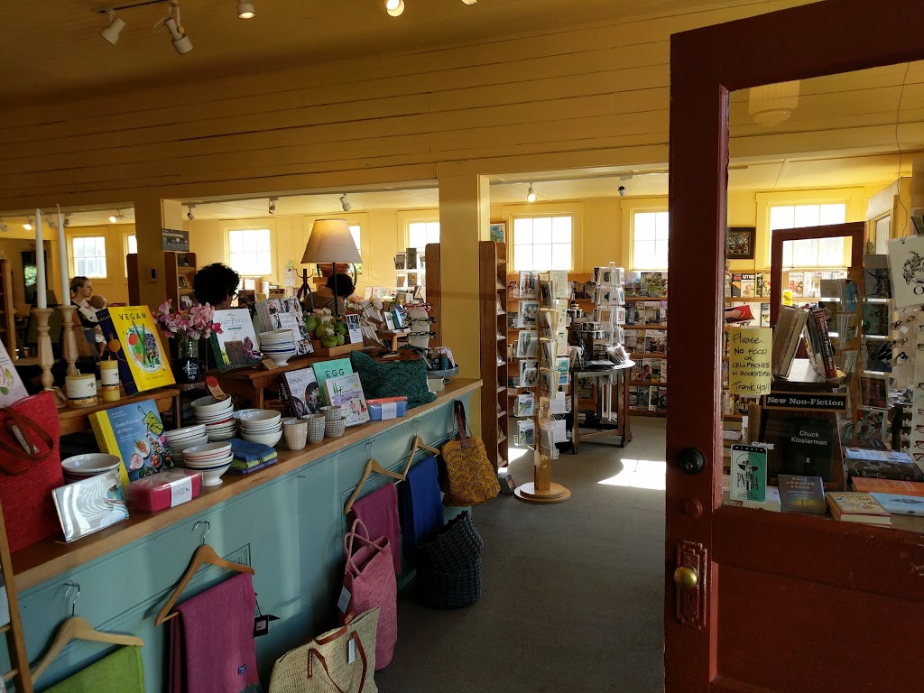 Darvills Book Store | 296 Main St, Eastsound, WA 98245, USA | Phone: (360) 376-2135