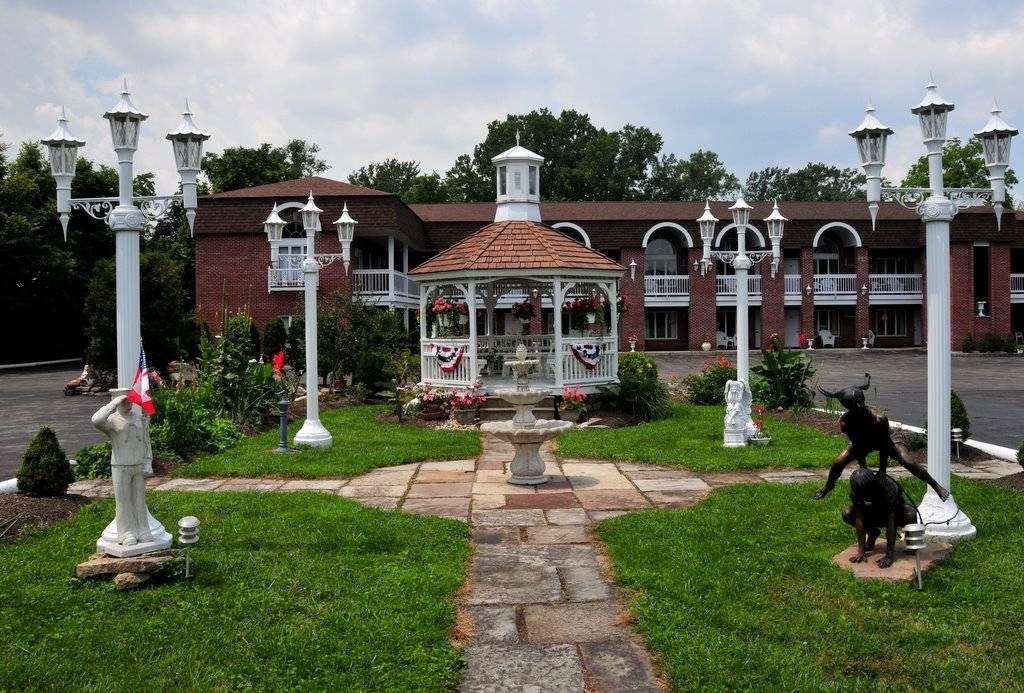 Lockport Inn and Suites | 315 S Transit St, Lockport, NY 14094, USA | Phone: (716) 434-5595