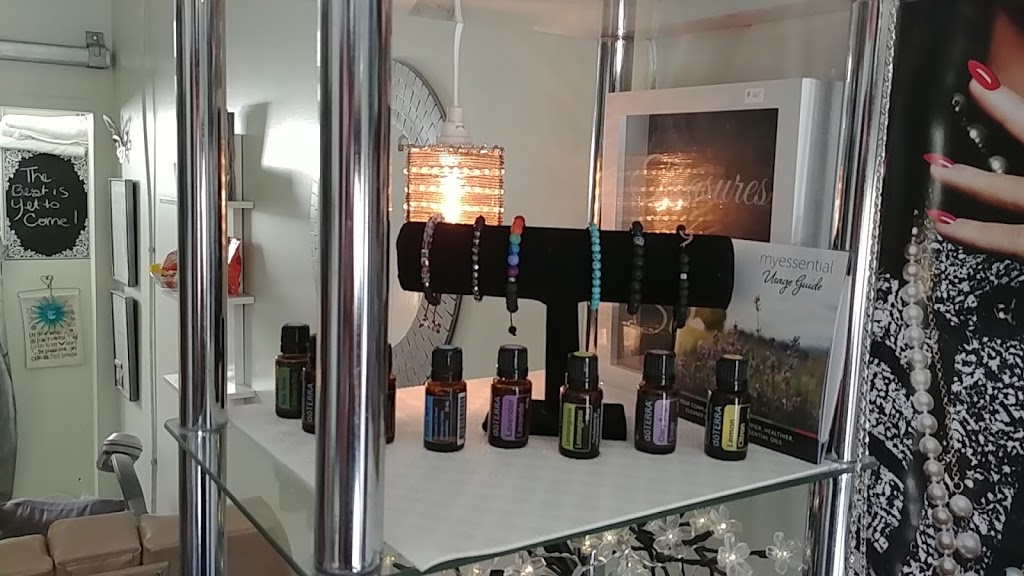 Tips & Toes by Tracy | 29 Sunnyhill Rd, Cambridge, ON N3C 1J2, Canada | Phone: (519) 277-8722