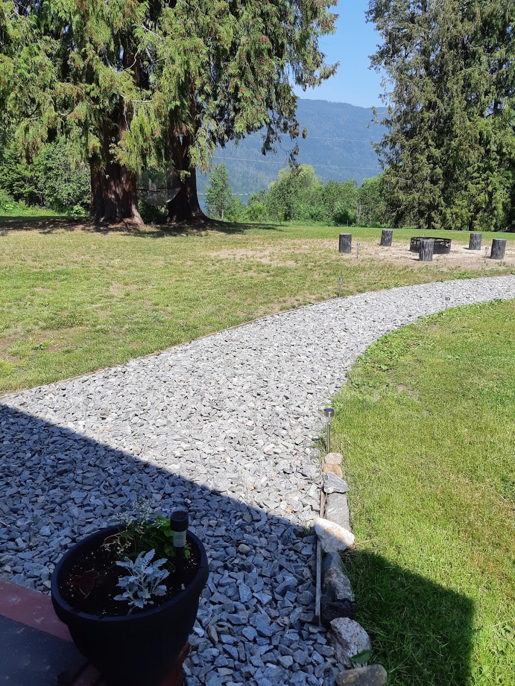 Rogers Creek Retreat Ltd. | 8291 Highway, BC-97A, Mara, BC V0E 2K0, Canada | Phone: (250) 306-6567