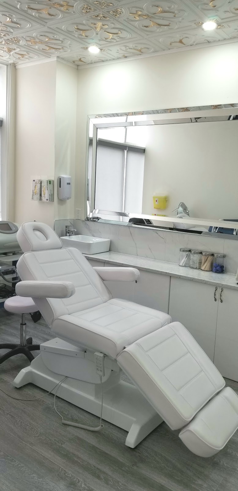 Derma Laser Clinic | 58 Cathedral High St, Markham, ON L6C 0P3, Canada | Phone: (905) 887-8566