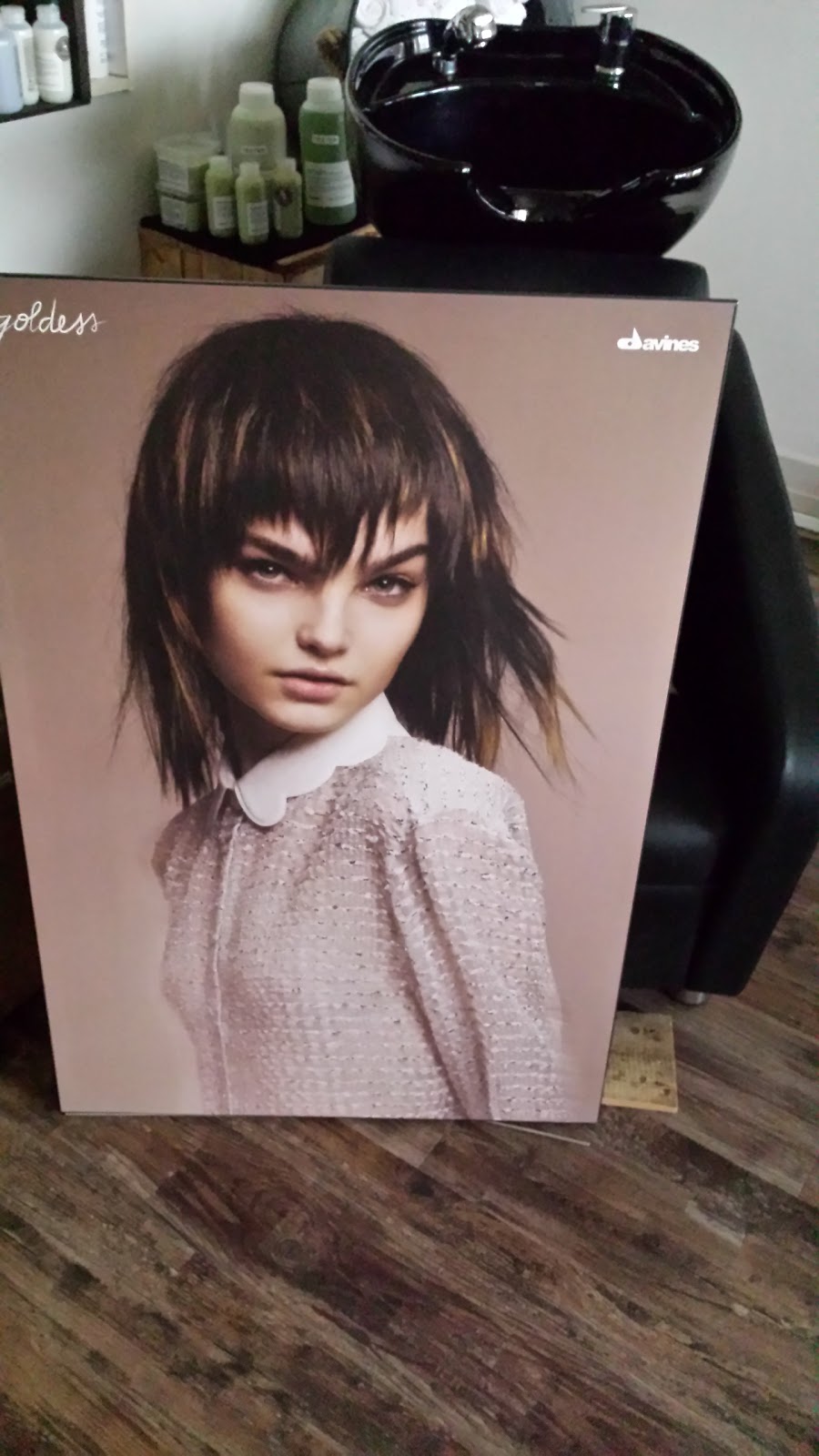Coiffure Tête en lAir | 1528 Rue Saint Cyrille, LAncienne-Lorette, QC G2E 3G9, Canada | Phone: (418) 914-1850