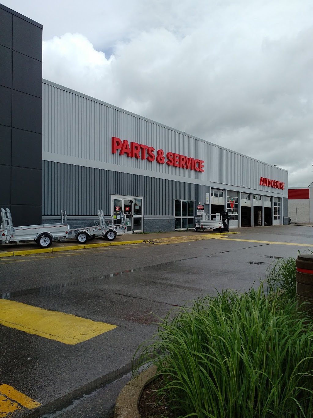Canadian Tire - Alliston, ON | 110 Young St, Alliston, ON L9R 1P8, Canada | Phone: (705) 435-5551