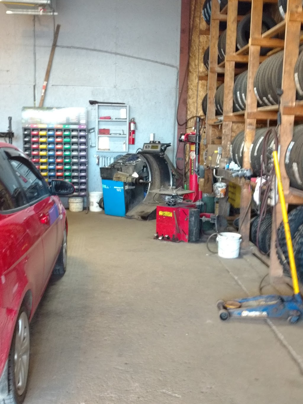 Lutes Mountain Tire | car repair | 150 Caledonia Road, Moncton, NB E1H 3C6, Canada | 5063846249 OR +1 506-384-6249