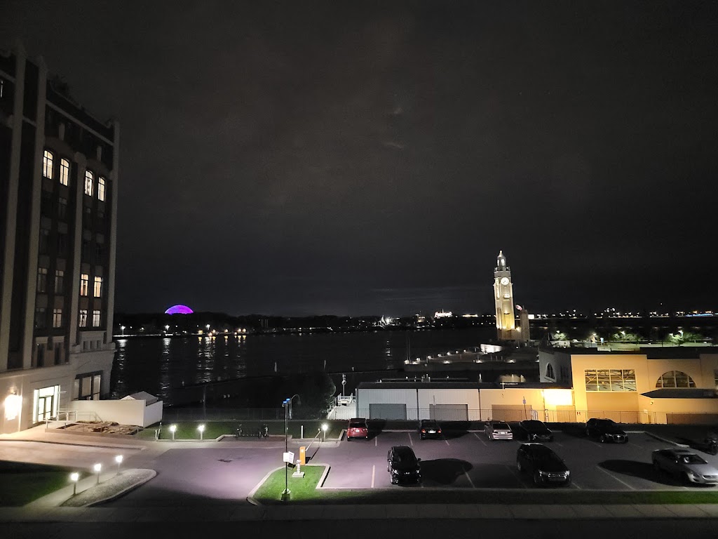 Belvédère du Chemin-Qui-Marche | 1000 Rue de la Commune E, Montréal, QC H2L 0B9, Canada | Phone: (514) 872-0311