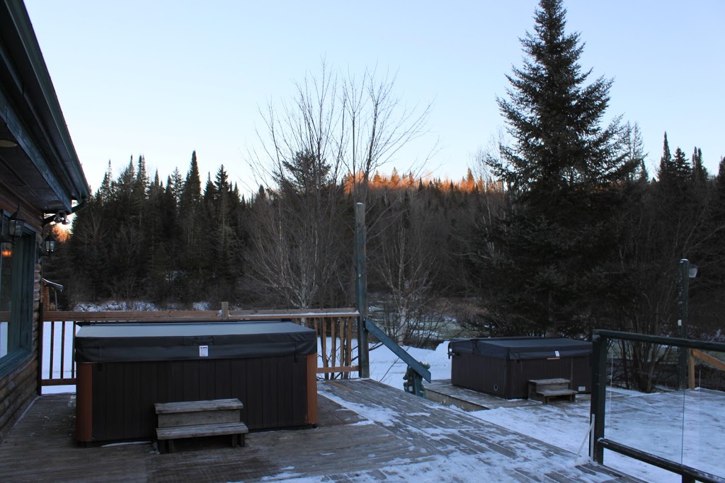 Chalet Auberge Castello & Spa | 252 Chemin du Nordet, Lac-Supérieur, QC J0T 1P0, Canada | Phone: (819) 688-6888