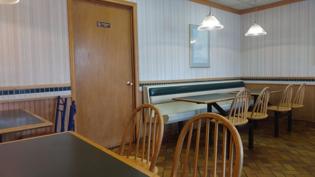 KFC | 90 Main St W, Picton, ON K0K 2T0, Canada | Phone: (613) 476-7403