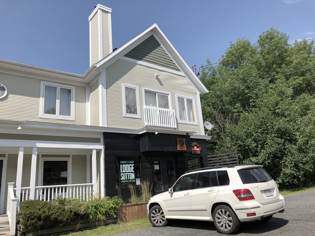 LODGE SUTTON | 598 Rue Maple, Sutton, QC J0E 2K0, Canada | Phone: (514) 814-5229