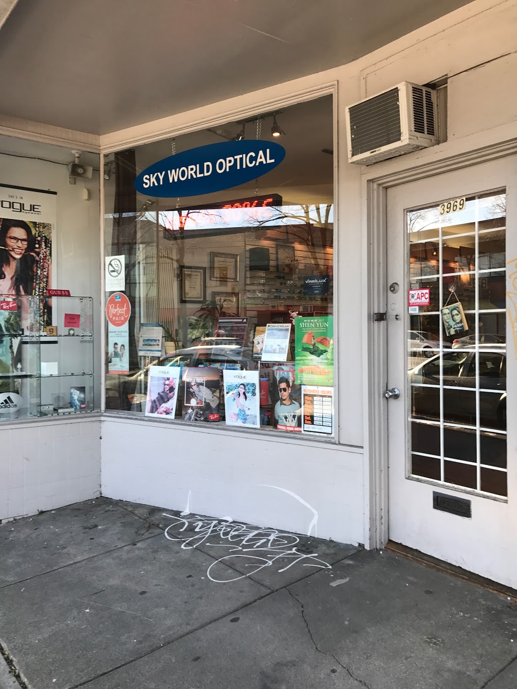 Sky World Optical | 3969 Main St, Vancouver, BC V5V 1Z4, Canada | Phone: (604) 877-2262