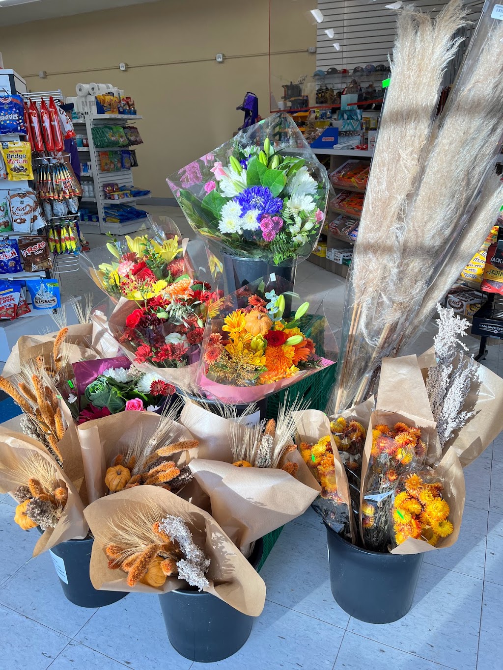 Convenience 4 U | 235 Wilson Dr, Milton, ON L9T 3Z6, Canada | Phone: (905) 876-3369