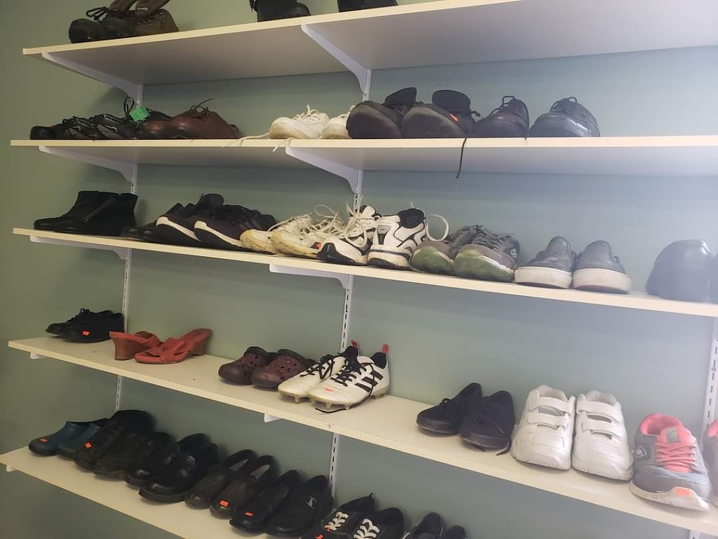 Mrs Luccis Resource Centre | Third St, Lac du Bonnet, MB R0E 1A0, Canada | Phone: (204) 345-9909