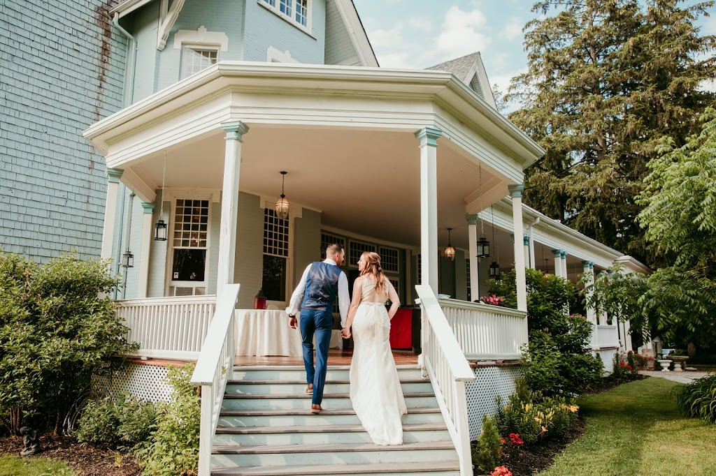 Photography by Laura Elizabeth | 23 Westlake Ct, Cameron, ON K0M 1G0, Canada | Phone: (705) 340-8940