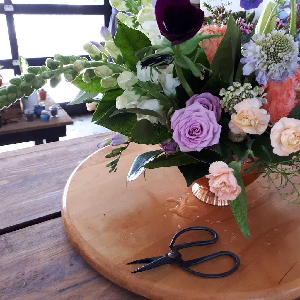 Eastern Hemlock Florals | 8836 County Rd 93, Midland, ON L4R 4K4, Canada | Phone: (705) 209-1464