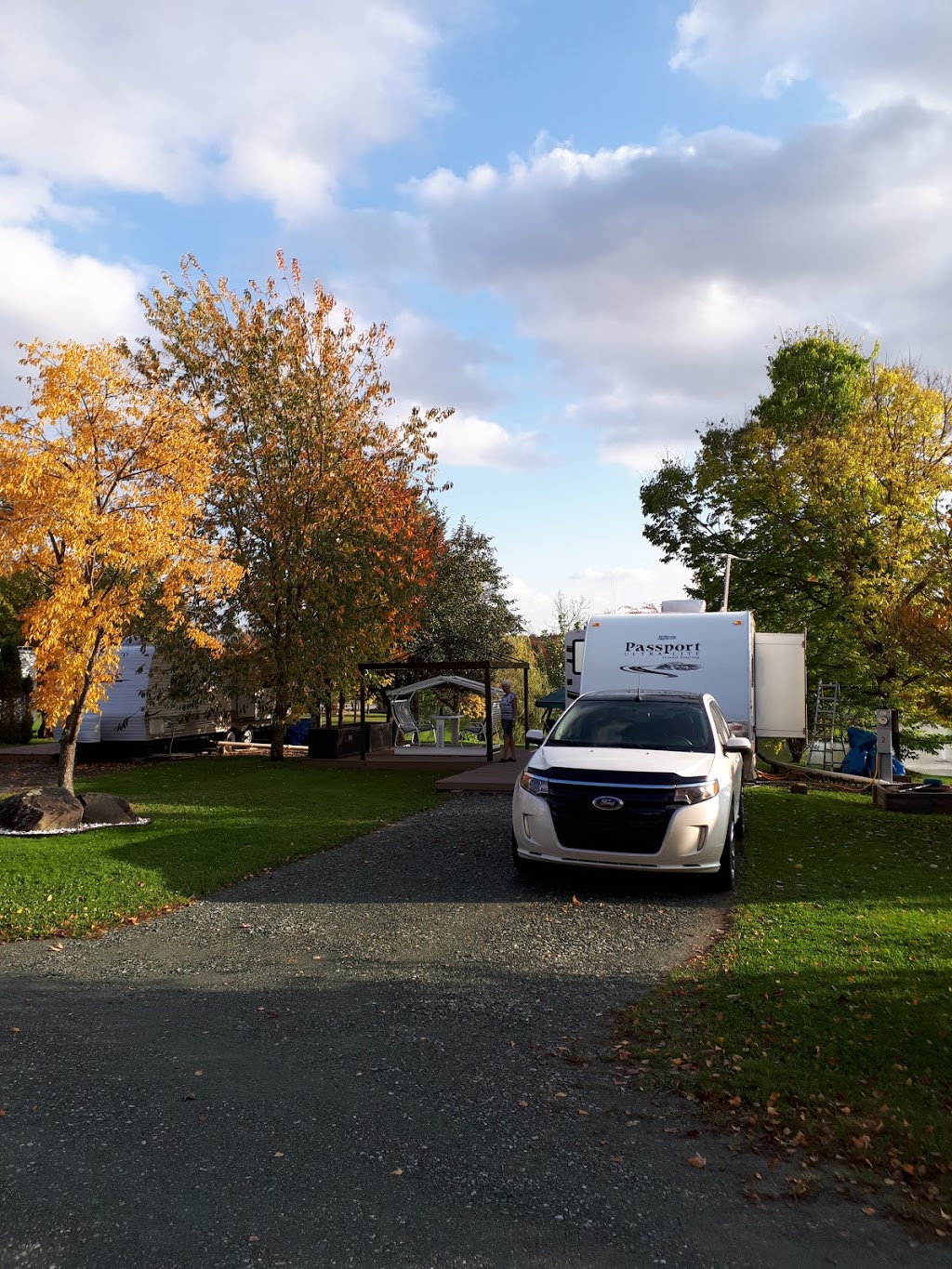 Domaine Des Cantons Inc | 315 QC-112, Saint-Étienne-de-Bolton, QC J0E 2E0, Canada | Phone: (450) 297-2444