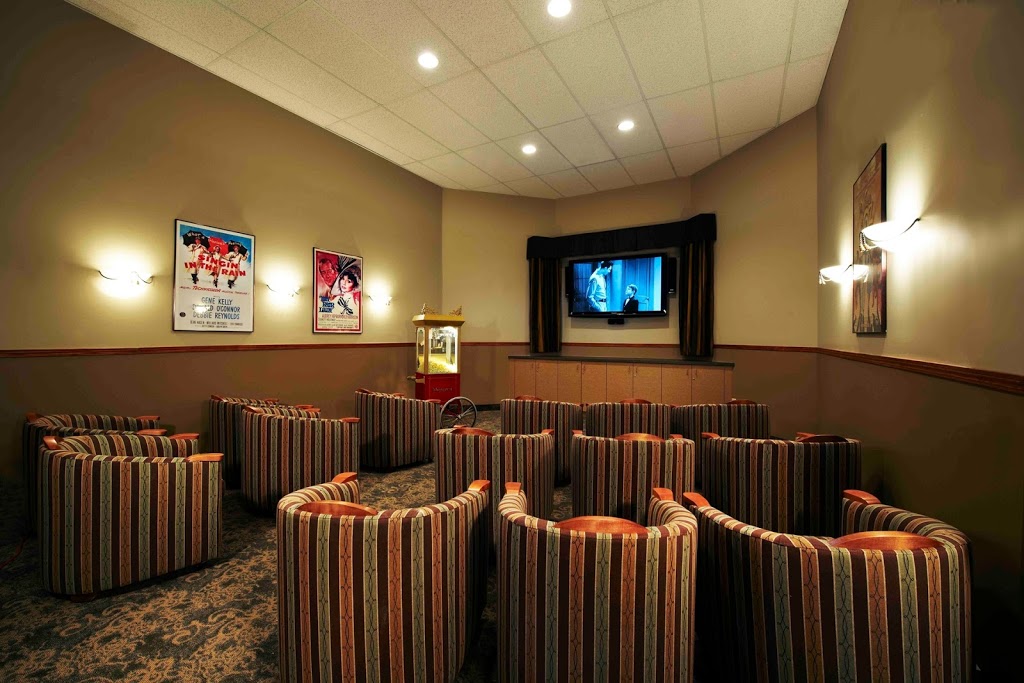 Revera Portsmouth | 125 Portsmouth Blvd, Winnipeg, MB R3P 2M3, Canada | Phone: (204) 284-5432