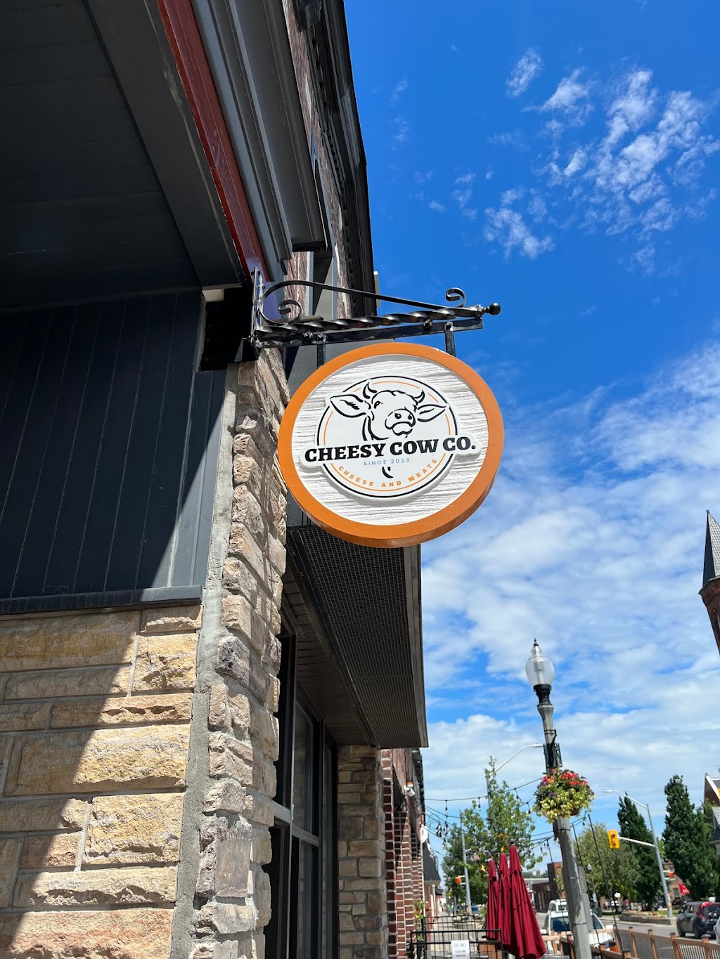 Cheesy Cow Company | 525 Dundas St, Woodstock, ON N4S 1C3, Canada | Phone: (519) 900-8692