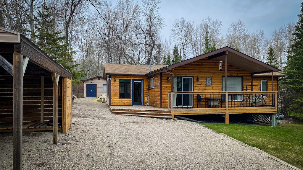Lakeway Cottage | 10 Danwich Dr, Traverse Bay, MB R0E 2A0, Canada | Phone: (204) 880-0143