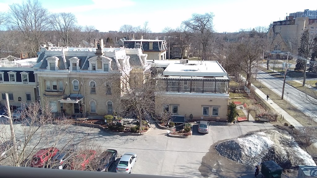 Queens Village Retirement Home | 518 Queens Ave, London, ON N6B 1Y7, Canada | Phone: (519) 433-4066