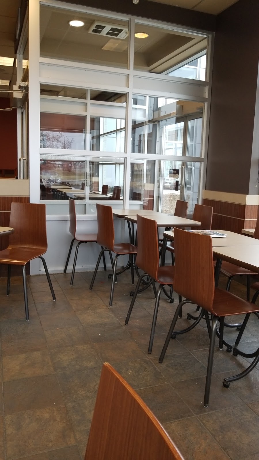Tim Hortons | 155 Boulevard Taschereau, La Prairie, QC J5R 6G8, Canada | Phone: (450) 619-0058