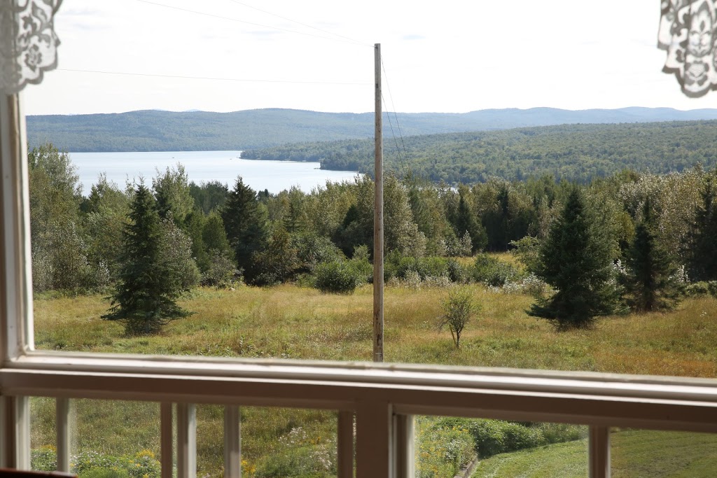 Eden Sur Le Lac | 3528 Rue Leblanc, Lac-Mégantic, QC G6B 2Z9, Canada | Phone: (819) 583-5921