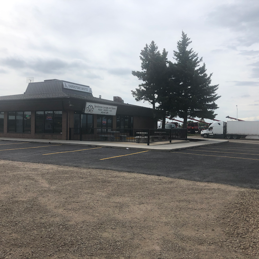 Sandstone Lounge and Eatery | 212 8 Ave NW, Milk River, AB T0K 1M0, Canada | Phone: (403) 647-2891
