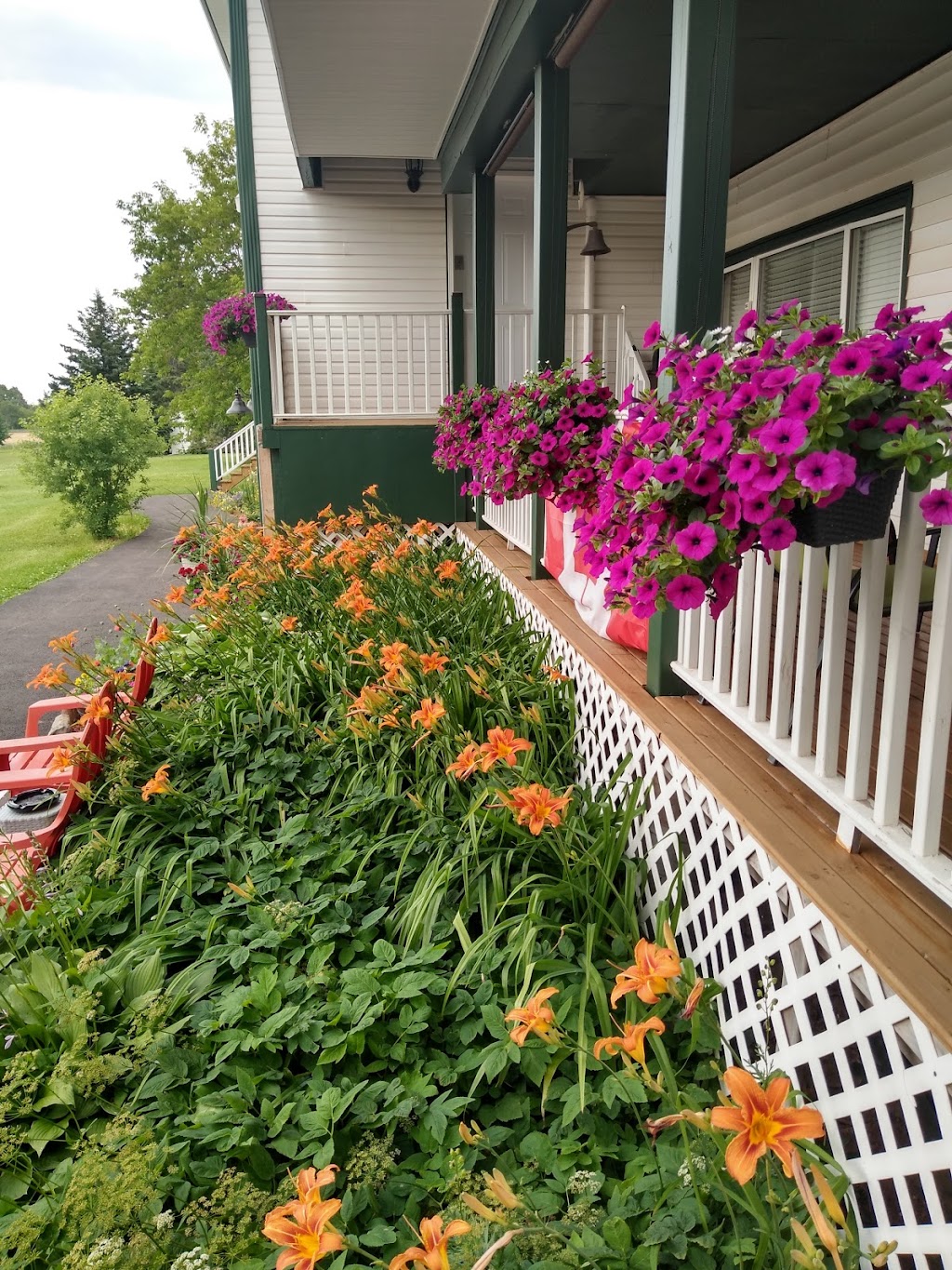 Prince County Guest House | 11 Lady Slipper Dr N, Miscouche, PE C0B 1T0, Canada | Phone: (902) 436-3216
