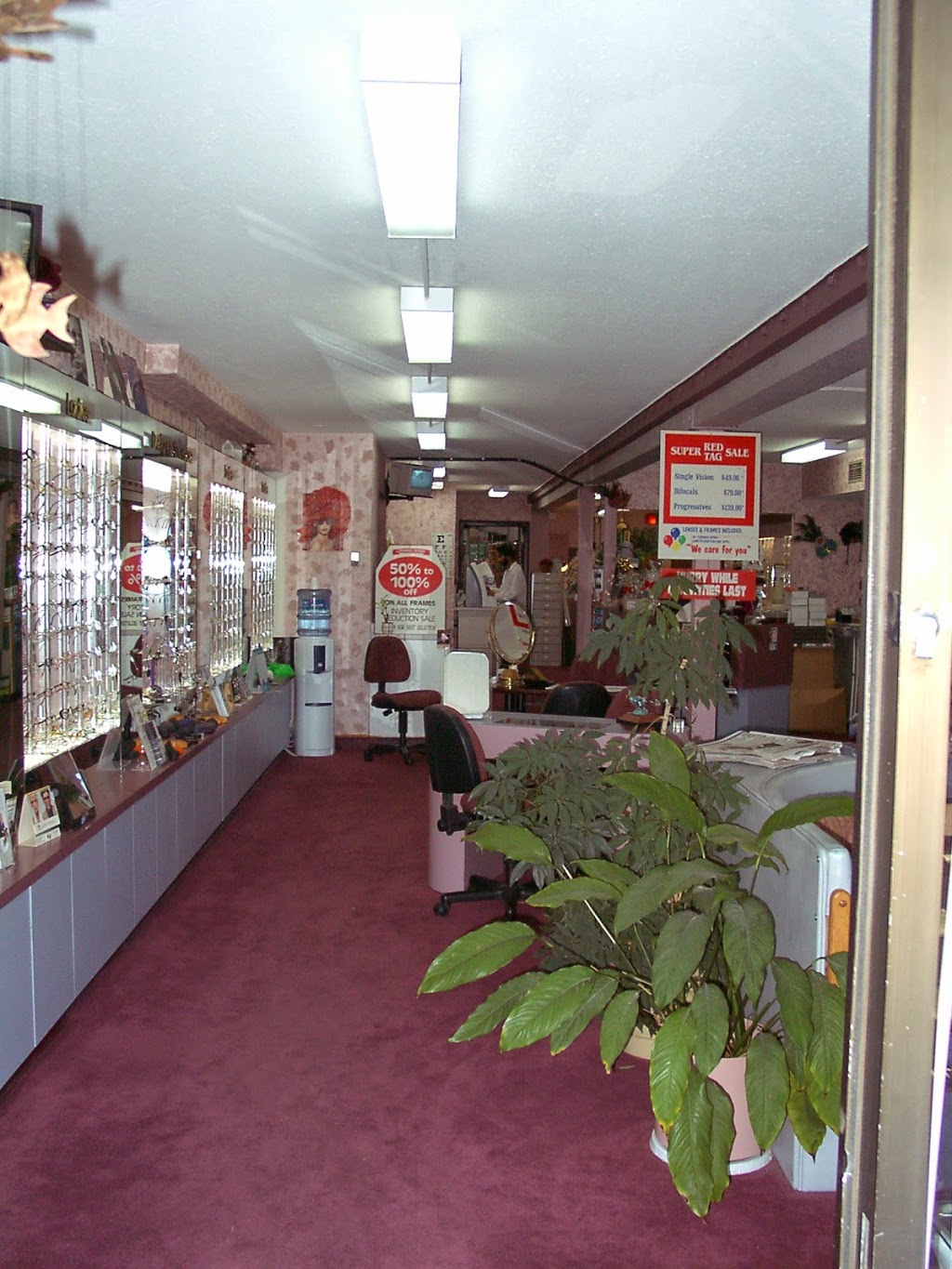 Debbie Mozelle Designer Optical | 1554 Foster St, White Rock, BC V4B 3X8, Canada | Phone: (604) 538-5100