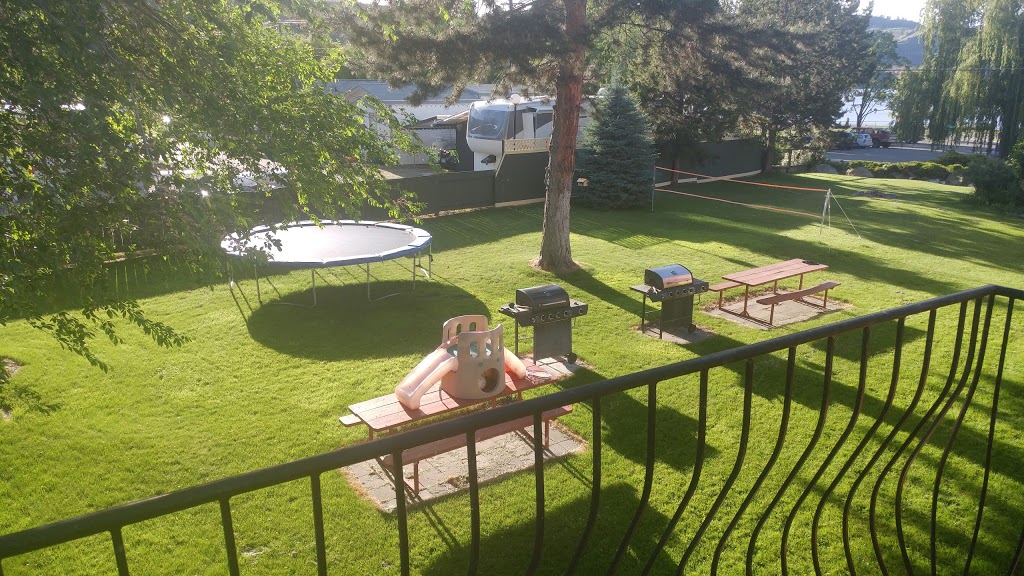 La Villa Motel | 5029 7 Ave, Okanagan Falls, BC V0H 1R0, Canada | Phone: (250) 497-8988