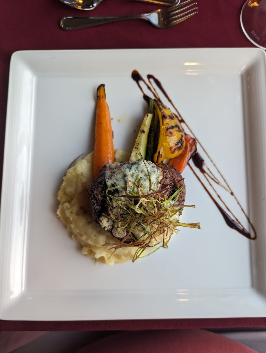 Windows Restaurant at Rocky Crest | 20 Barnwood Dr, MacTier, ON P0C 1H0, Canada | Phone: (800) 263-5763
