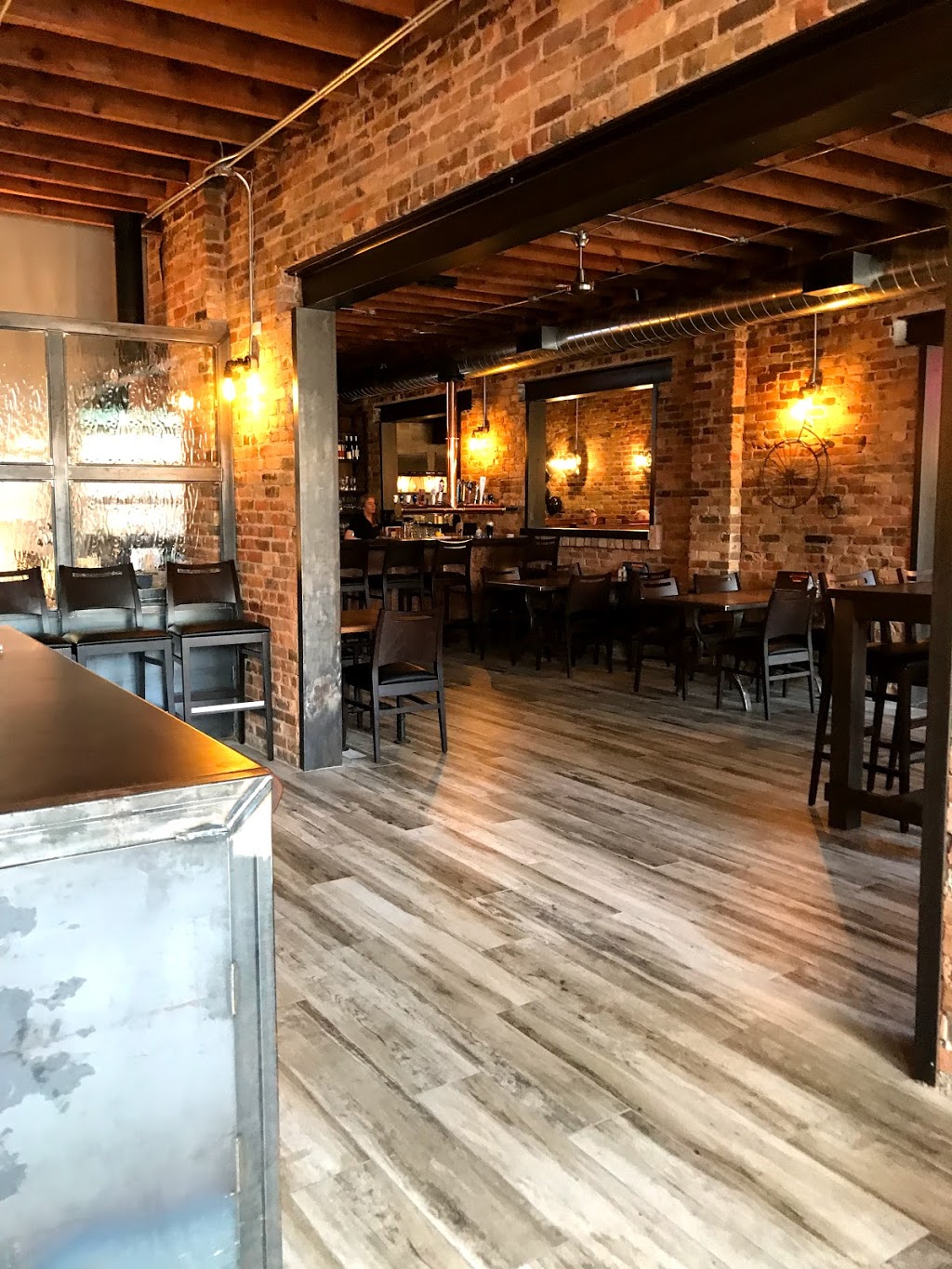 IRONWORKS kitchen | 529 Dundas St, Woodstock, ON N4S 1C3, Canada | Phone: (519) 290-0926