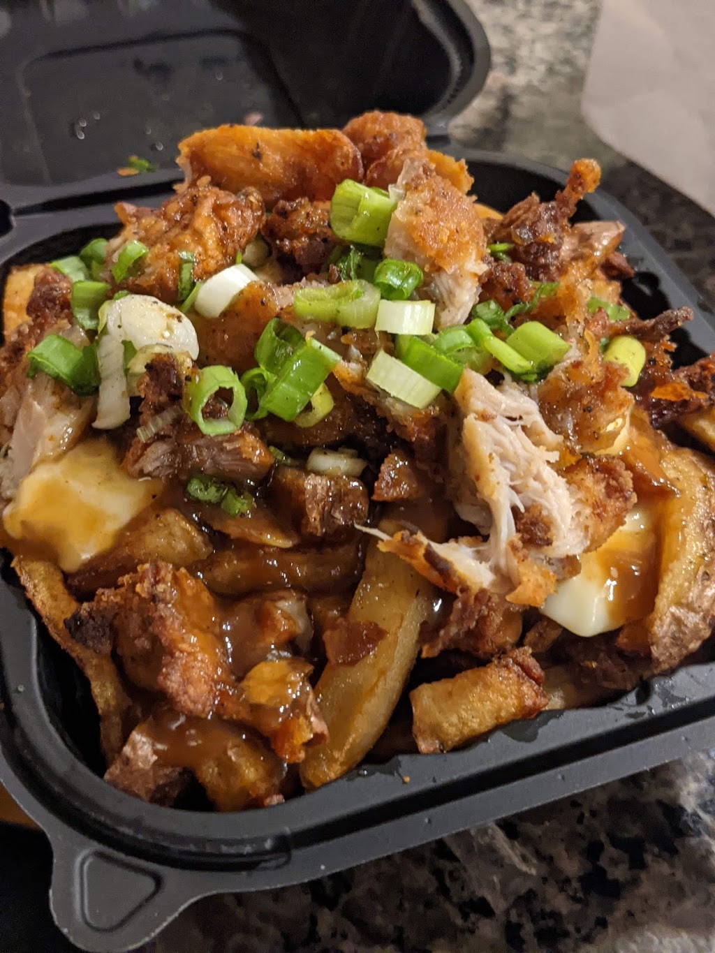 Luckys Chicken n Waffles | 2977 Lake Shore Blvd W, Etobicoke, ON M8V 1J8, Canada | Phone: (416) 252-9779