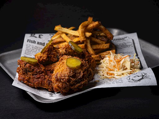 Restaurant Birdhouse Wingerie & Bar | 63 Bd Brunswick, Dollard-des-Ormeaux, QC H9B 2N4, Canada | Phone: (514) 447-9631