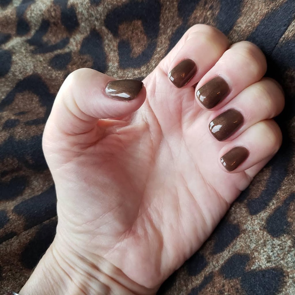 KW Nails&Esthetics | 1495 Bonniebrook Heights Rd, Gibsons, BC V0N 1V5, Canada | Phone: (604) 989-5776
