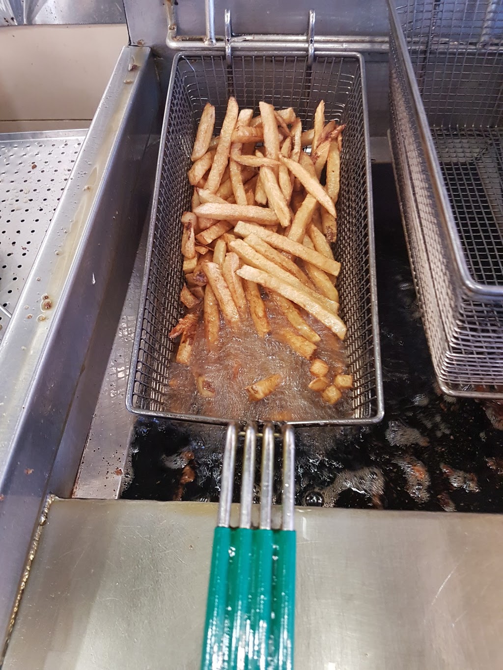 Restaurant Chez Job | 1652, Chemin Gascon, Terrebonne, QC J6X 3A3, Canada | Phone: (450) 416-3316